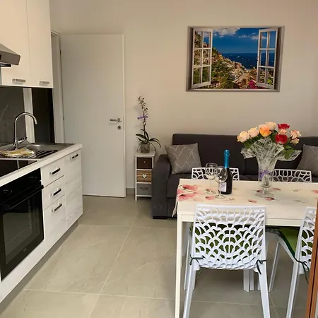 Apartment Estera 2 *